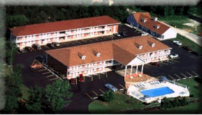  Twelve Oaks Inn  Брэнсон